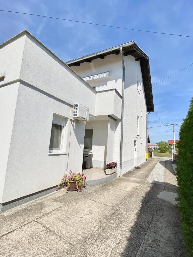 Apartman Lucija Gradici エクステリア 写真